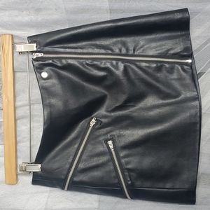 Kendall & Kylie Faux Leather Mini Skirt SM Black